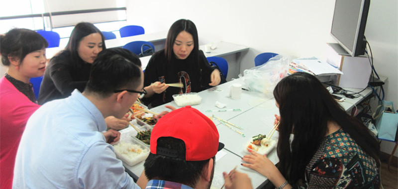 【法亞俄語周末班】周末大聚會！