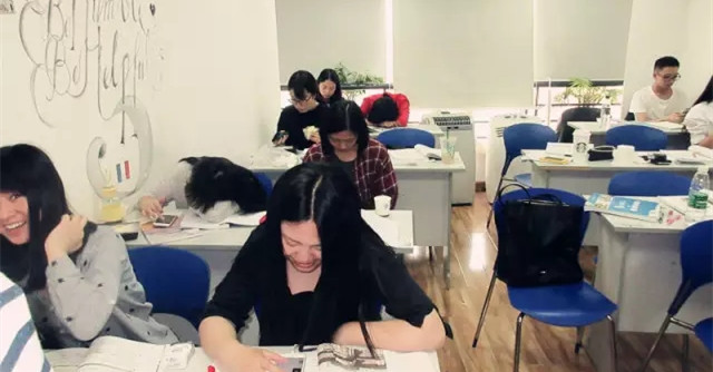 西語周末班課前準備中