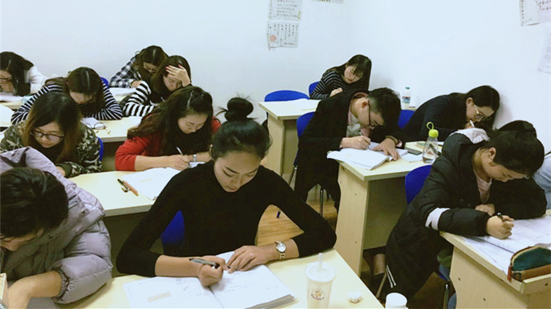 韓語初級(jí)周末班——王雪老師