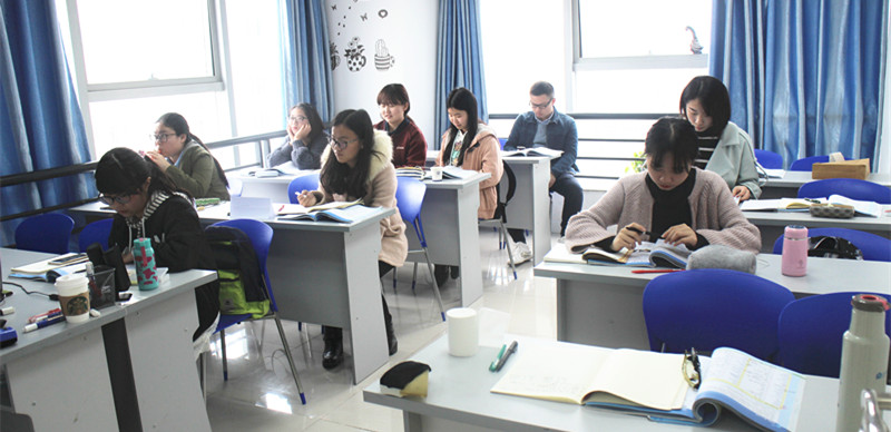 法語周末班課間（曾琳老師）