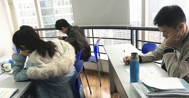 德語(yǔ)全日制出國(guó)班（劉秦冉老師）